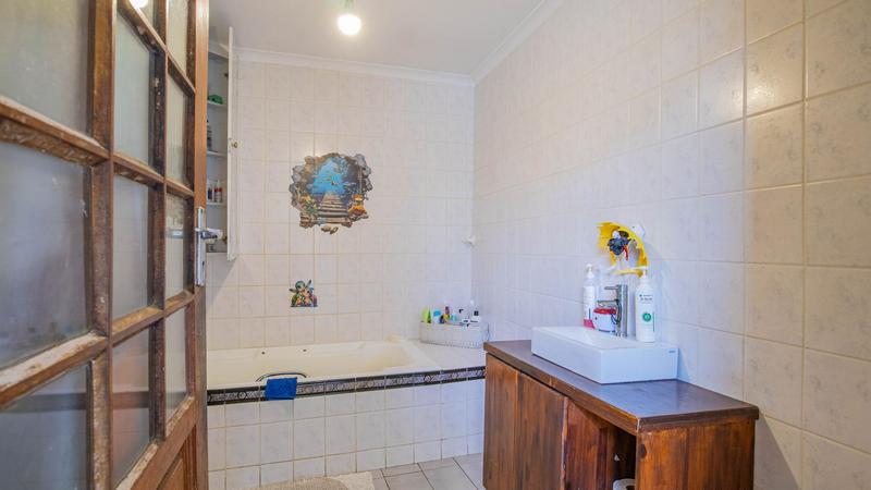 4 Bedroom Property for Sale in Sea Point Western Cape